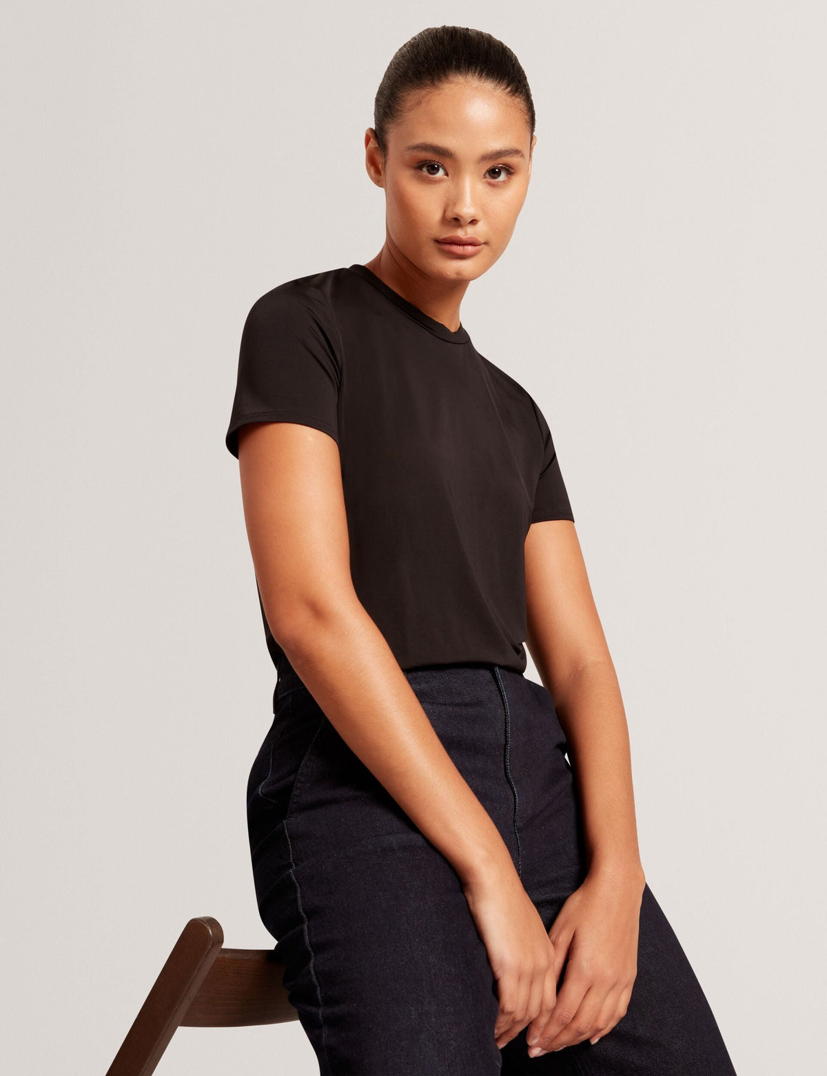 SOLID BLACK TSHIRT WITH SEAM DETAIL | RICH BLACK
