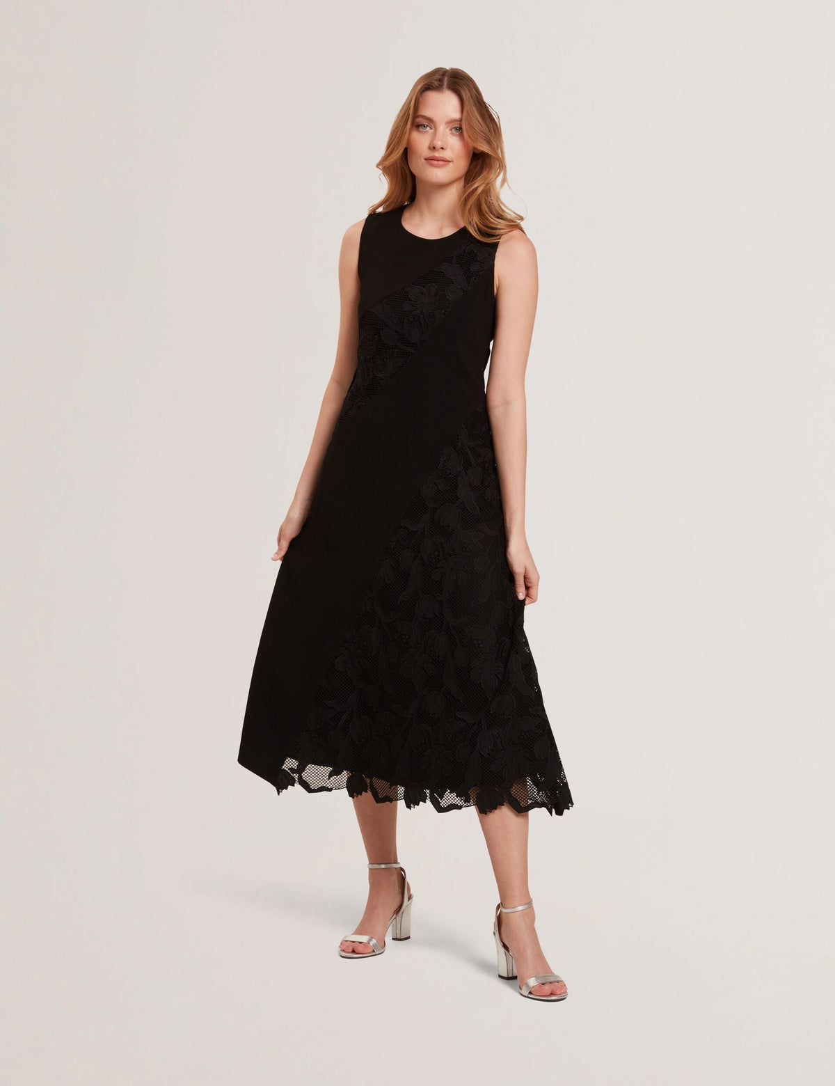 SLEEVELESS LACE APPLIQUE MIDI DRESS | RICH BLACK