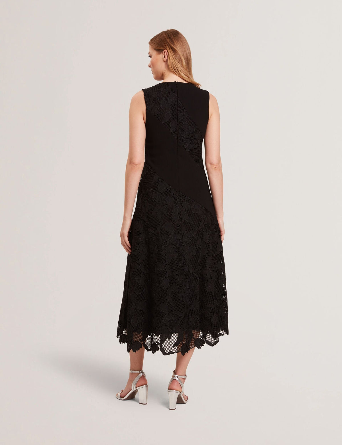 SLEEVELESS LACE APPLIQUE MIDI DRESS | RICH BLACK