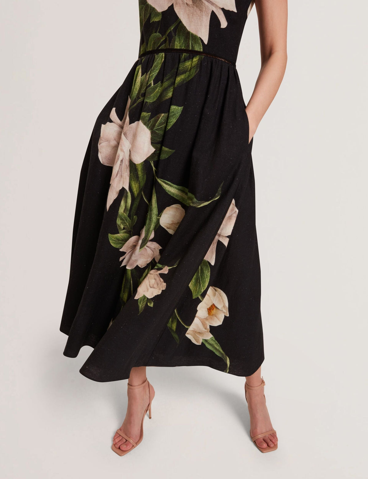SLEEVELESS FIT AND FLARE MAXI DRESS | RICH BLACK