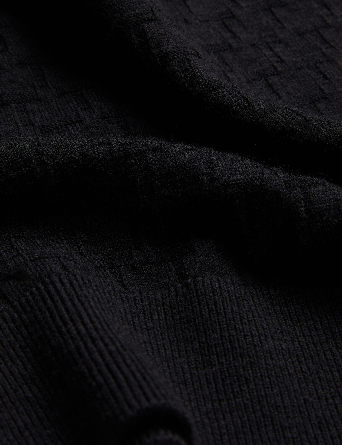 LOUNG | BLACK