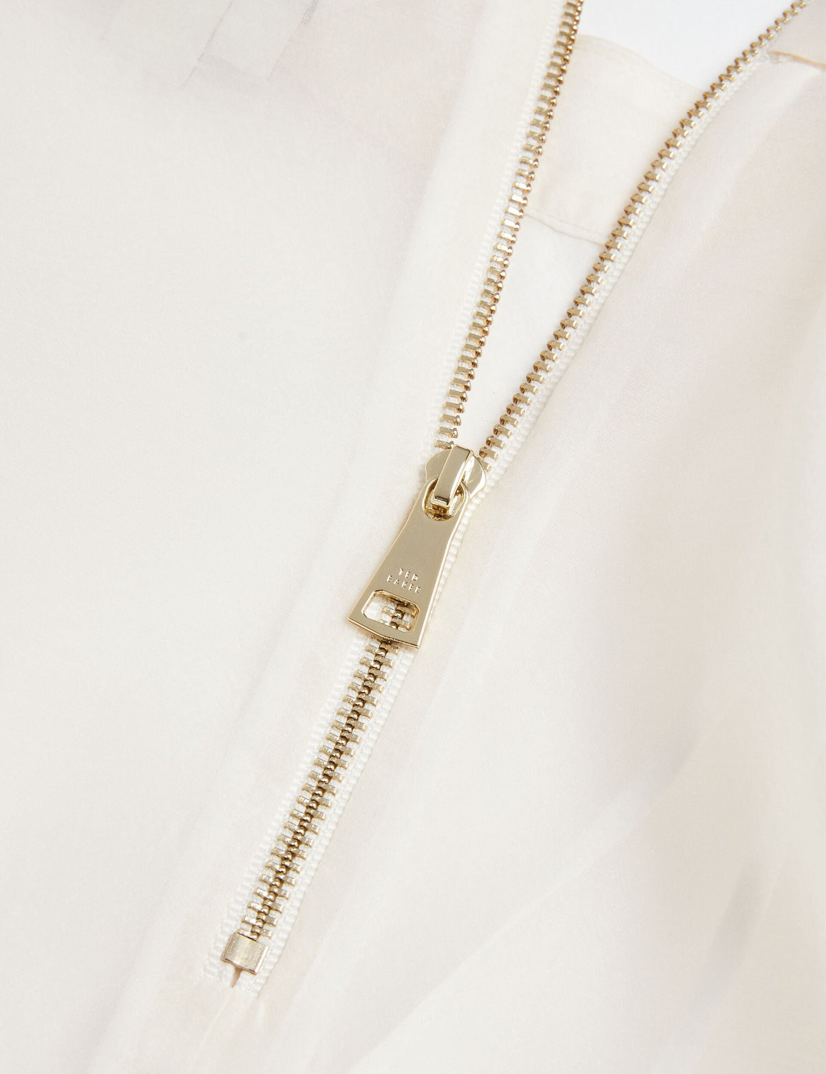 FRIAS | IVORY