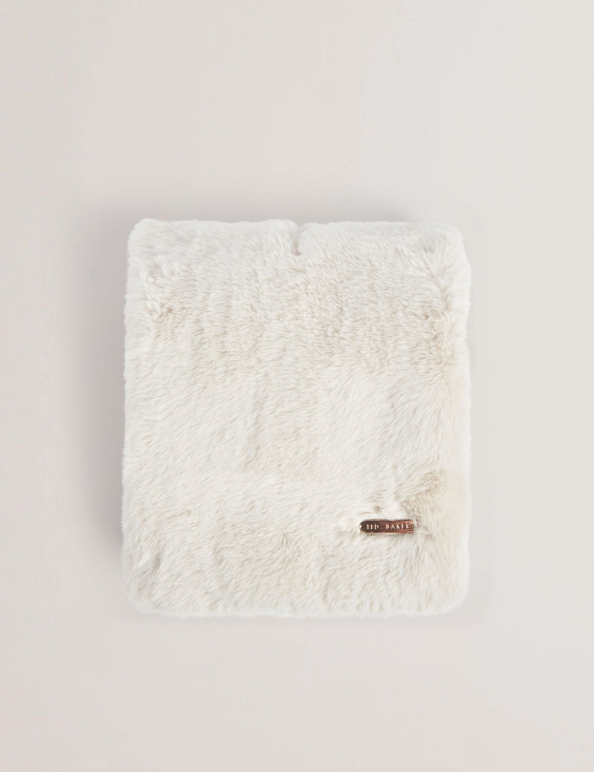 EMAAAAS | WHITE