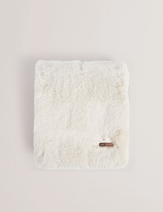 EMAAAAS | WHITE
