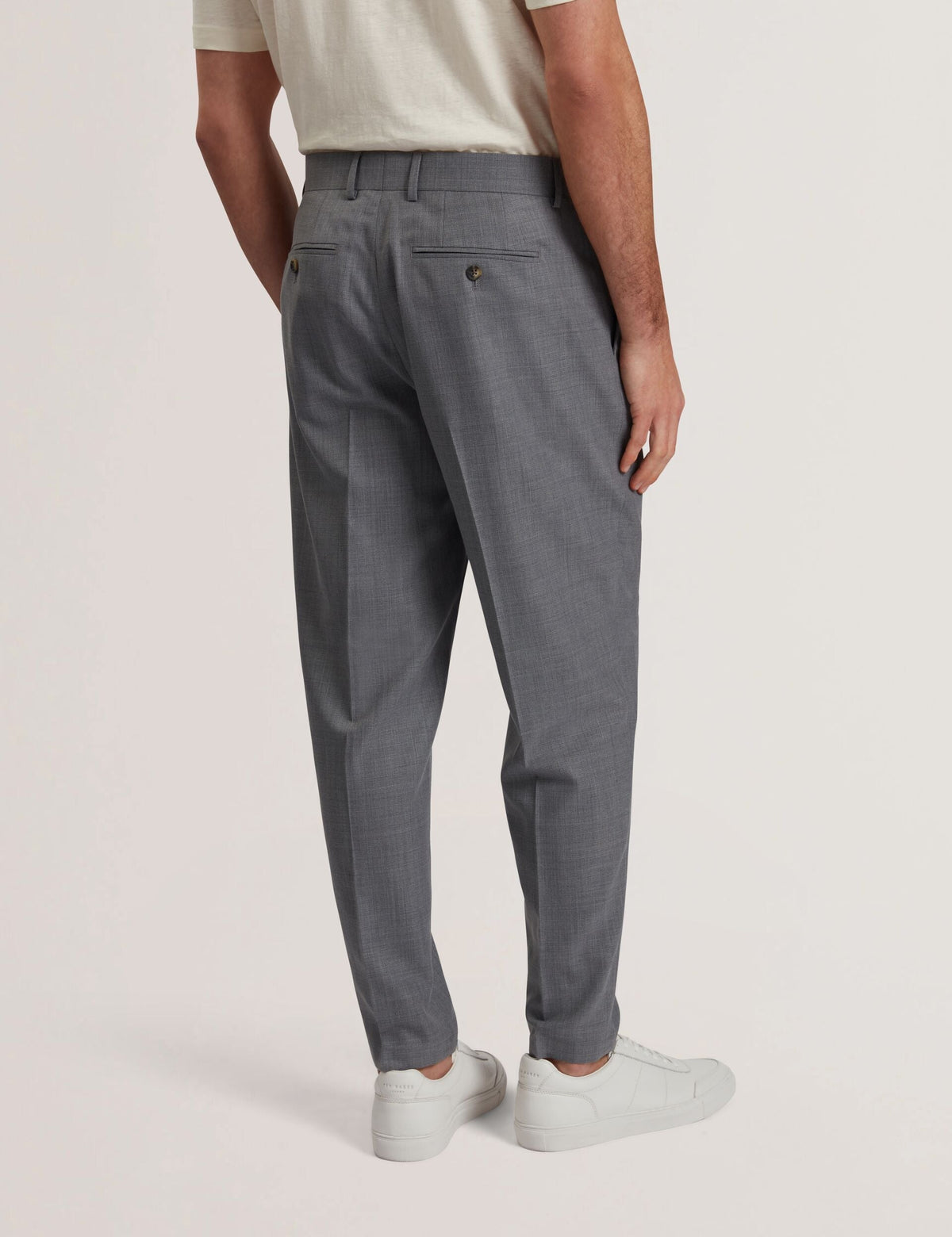 SELWYNT | MID-GREY