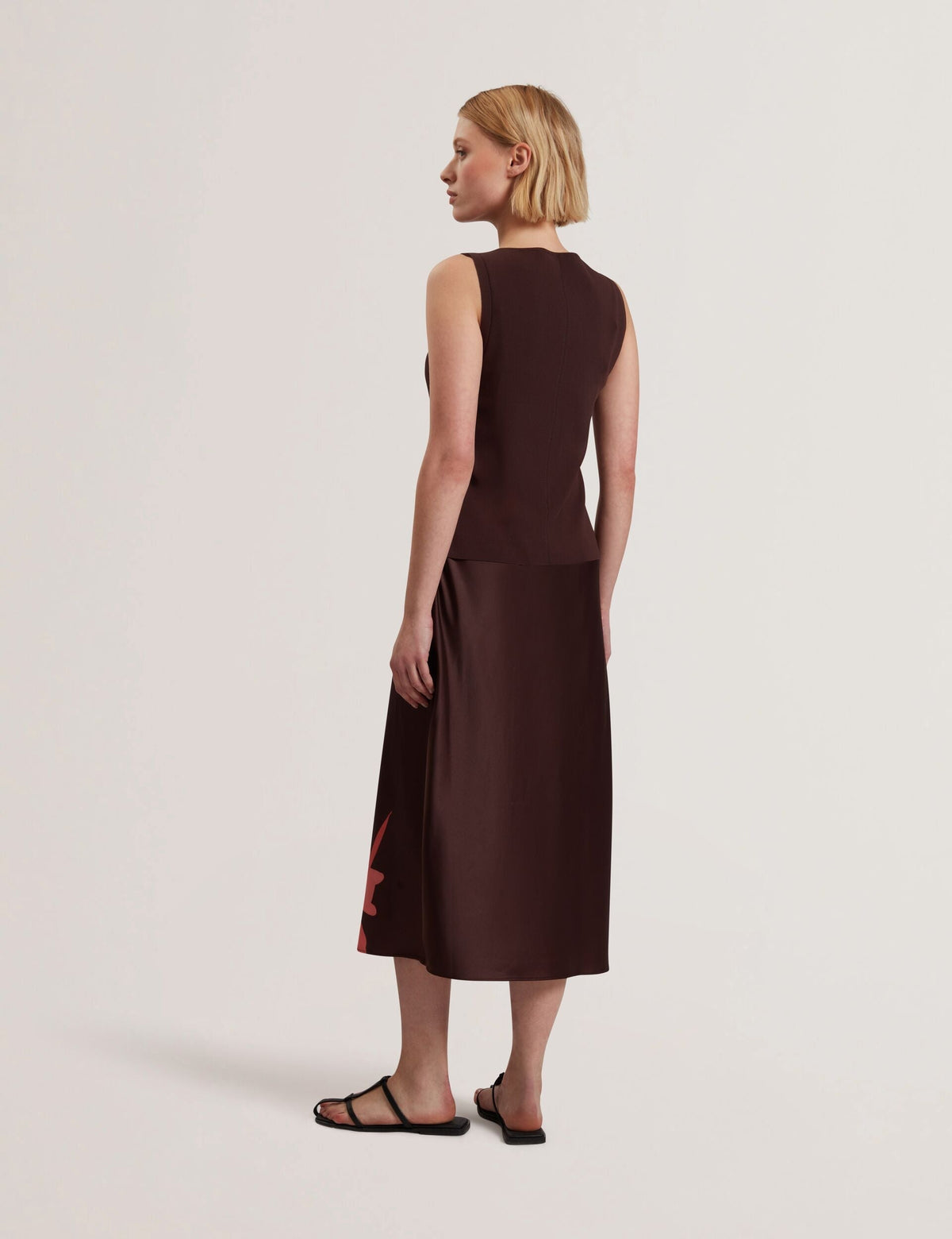 LATTENA | DK-BROWN