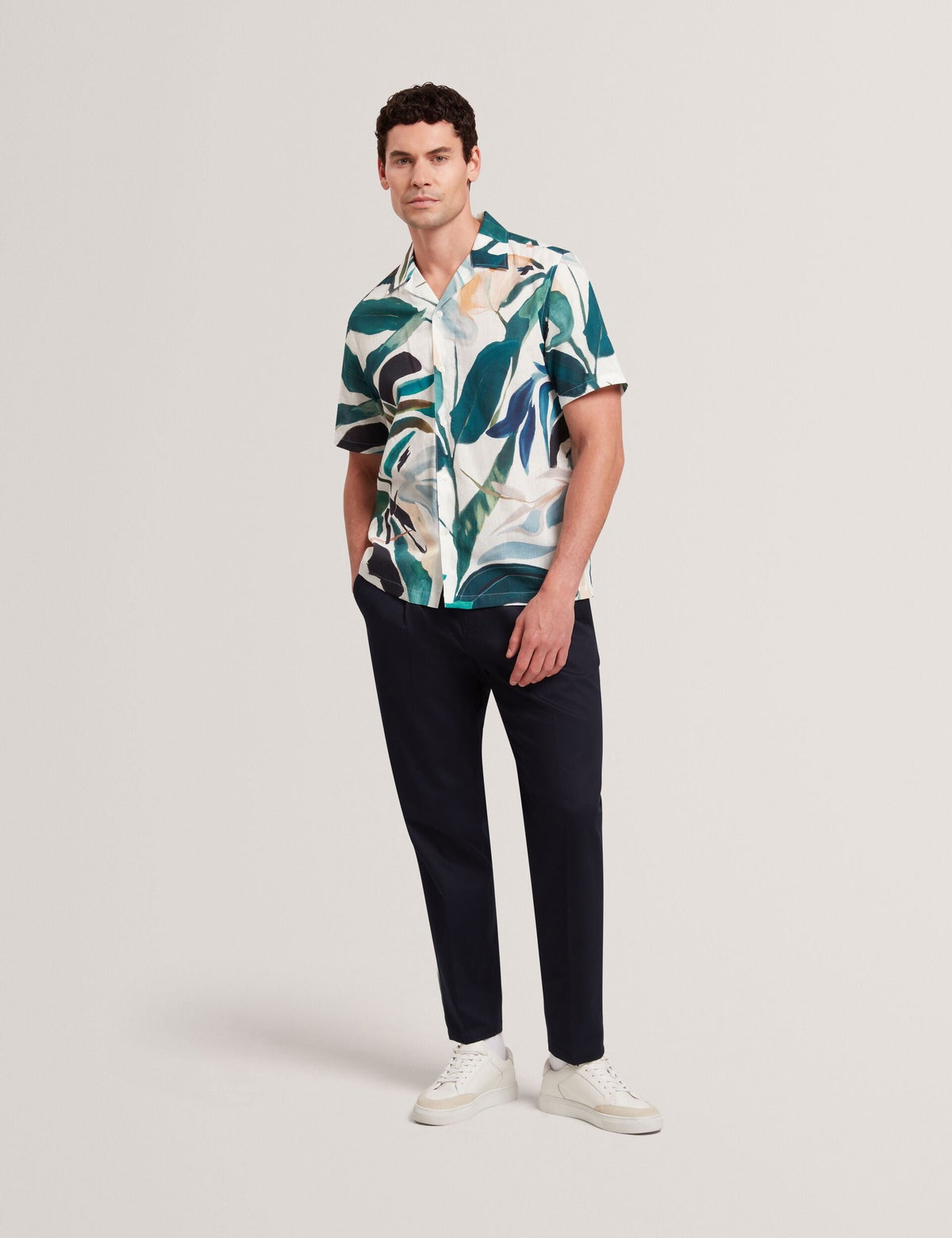 ROGNSKI | WHITE