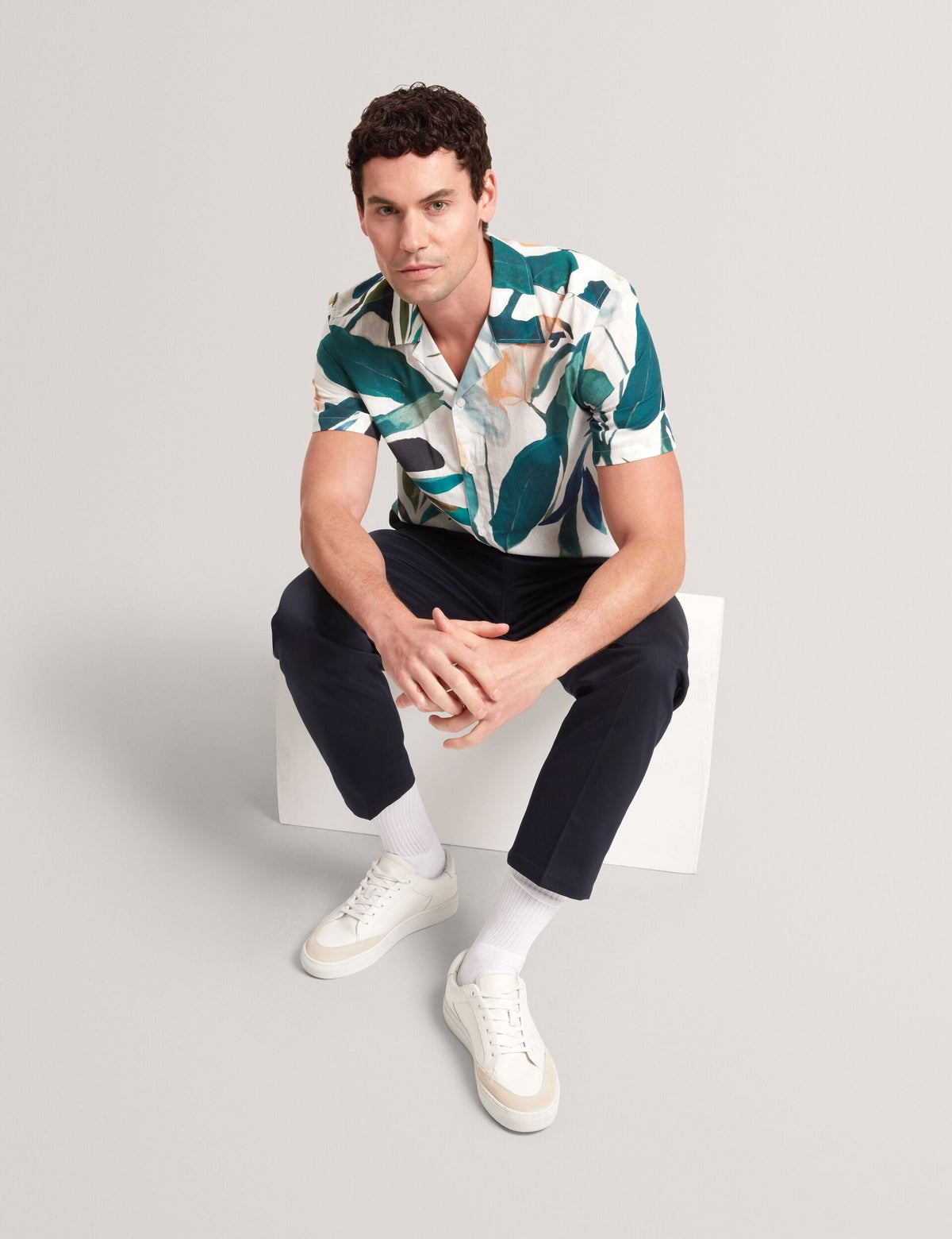 ROGNSKI | WHITE