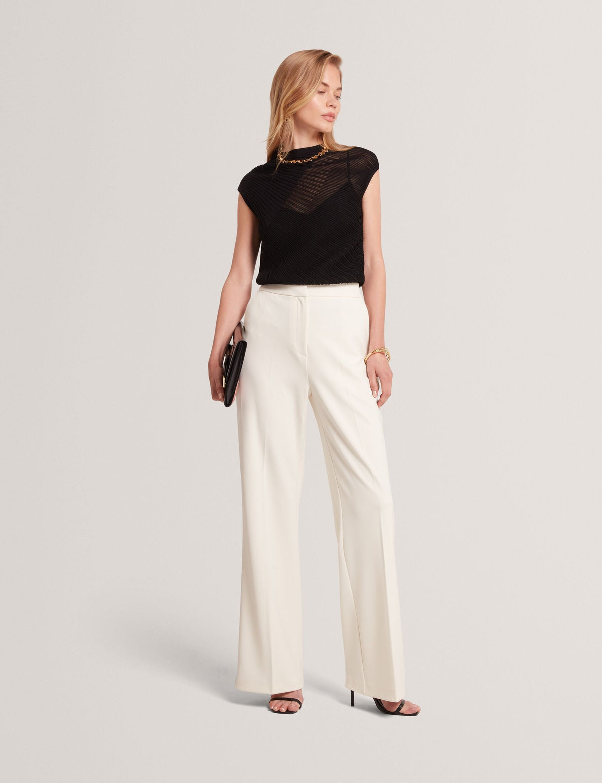 LAYYNII | BLACK