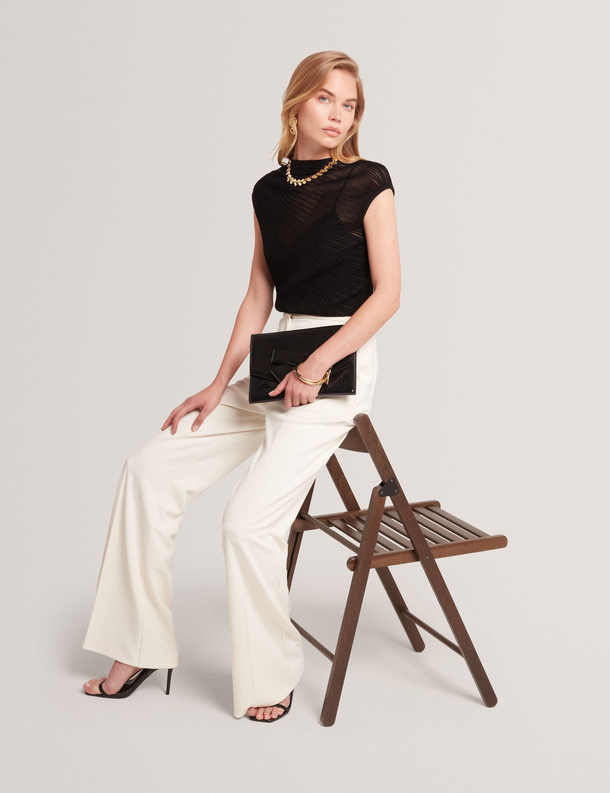 LAYYNII | BLACK