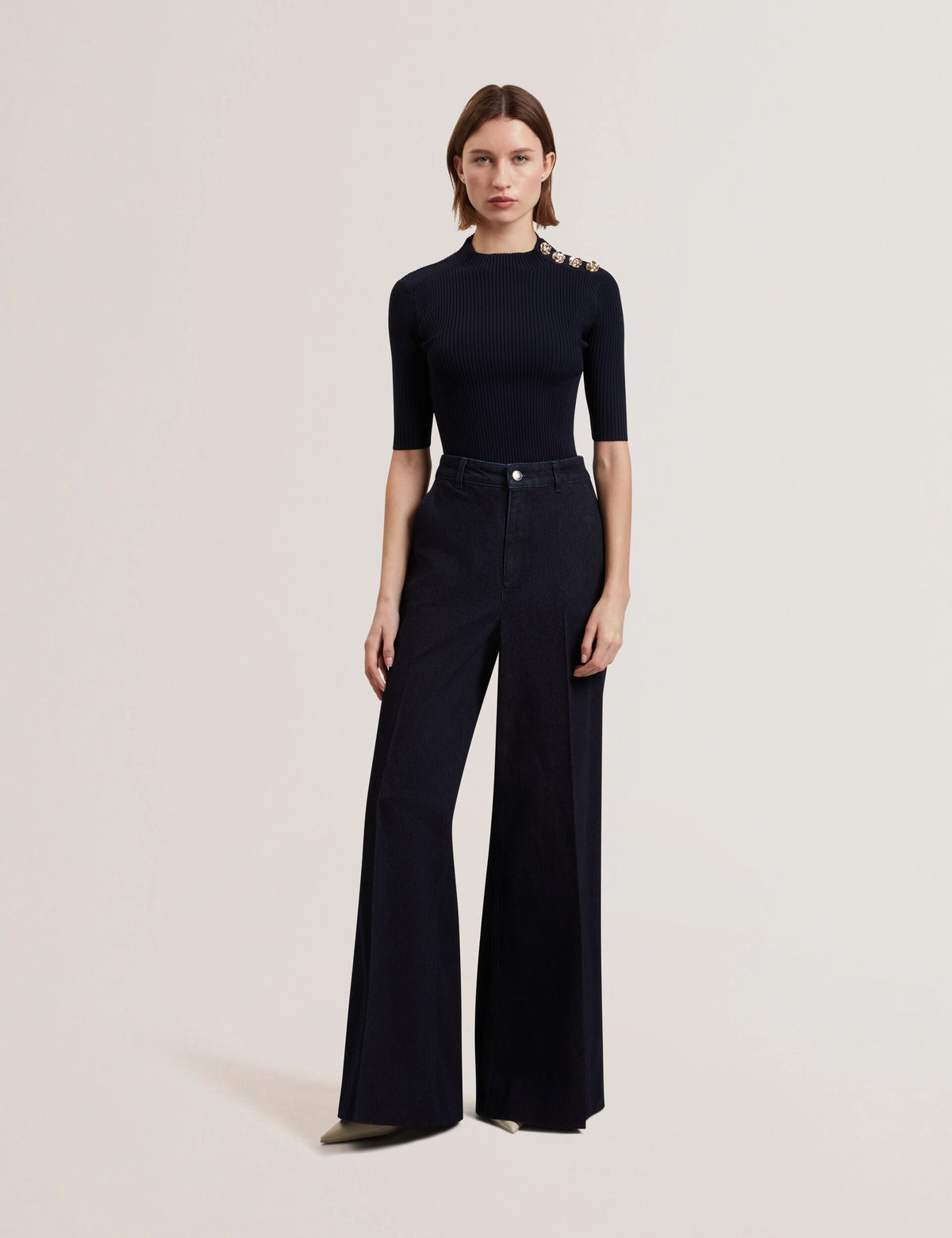 EELIIA | NAVY