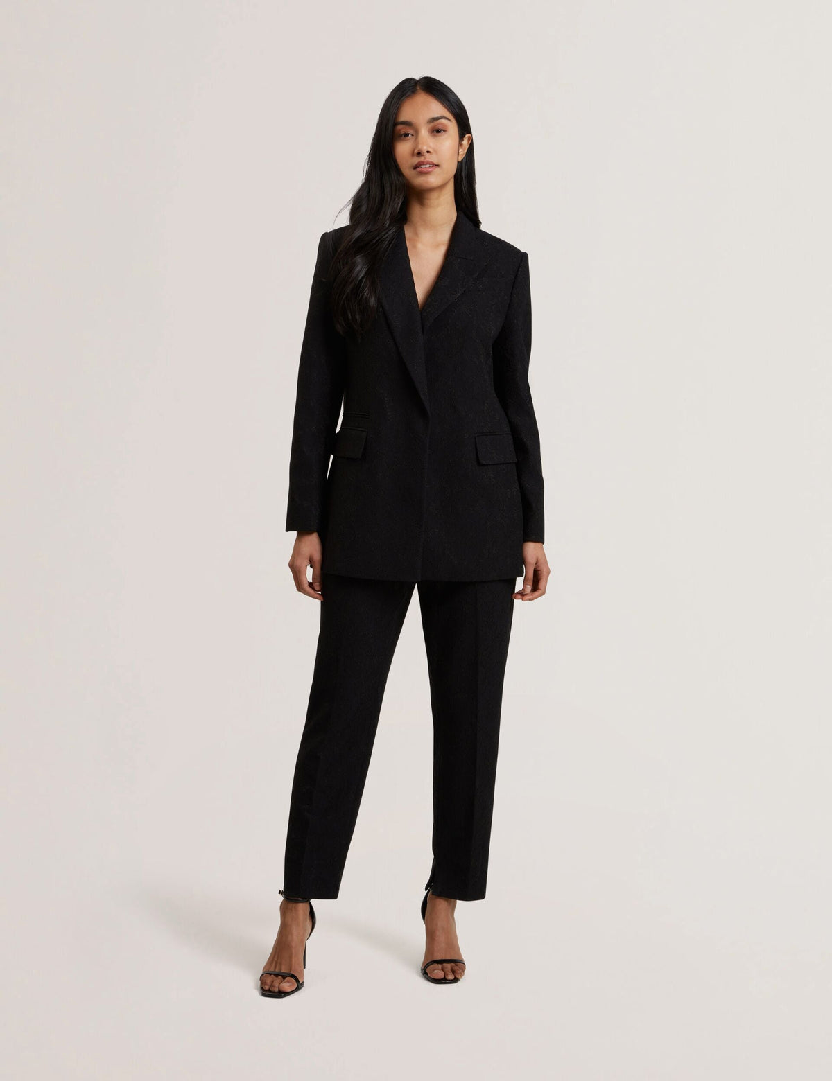 MERIO | BLACK
