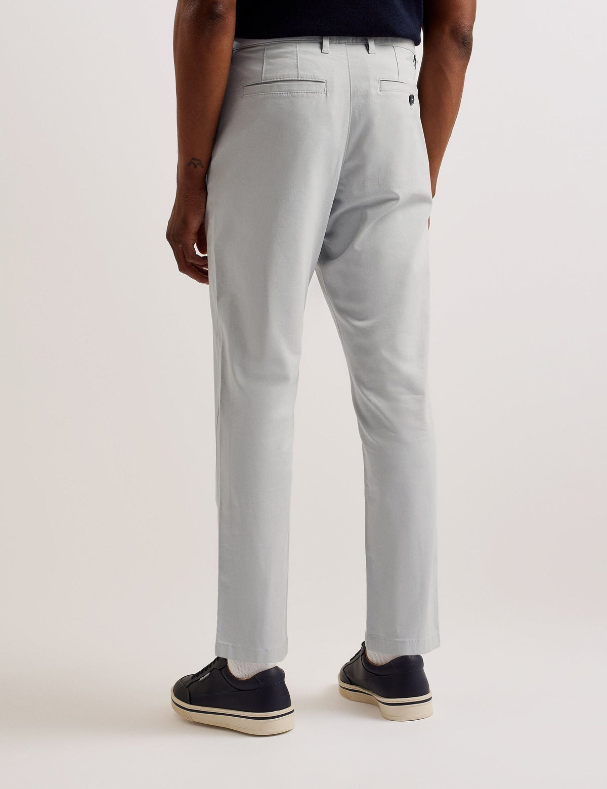 HAYBRN | LT-GREY
