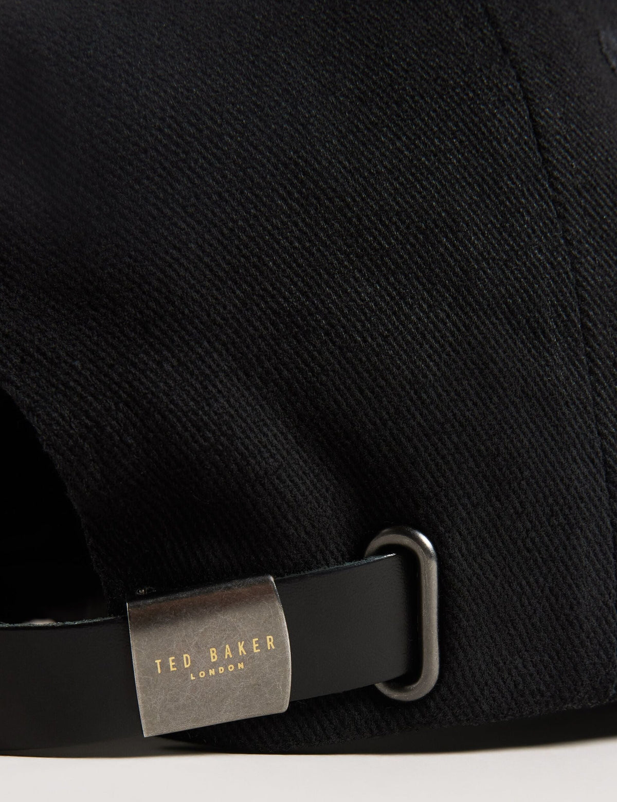 FRREDDI | BLACK