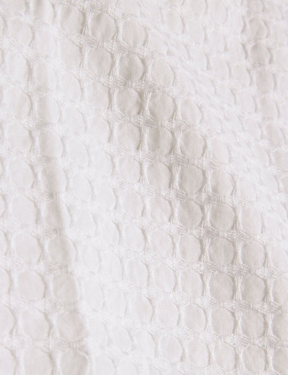OISE | WHITE