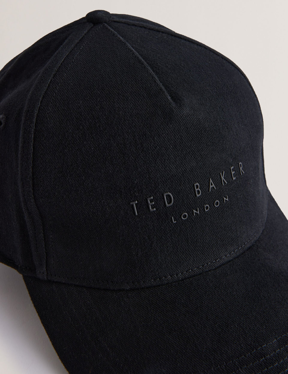FREDDS | BLACK