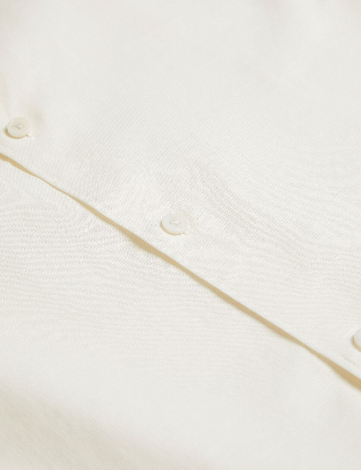 NAIRES | WHITE