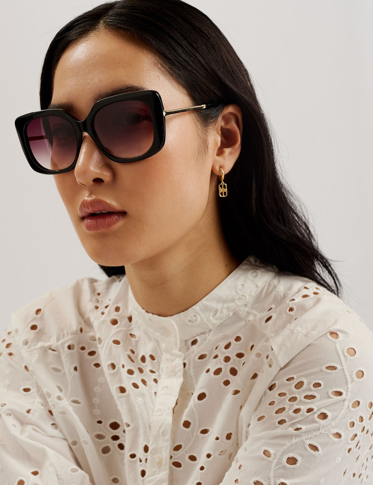 NIKAIA | WHITE