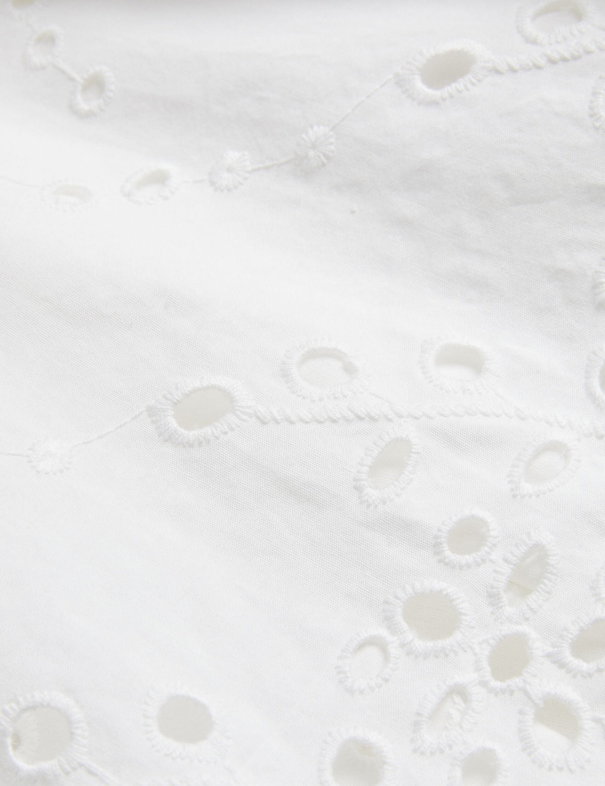 NIKAIA | WHITE