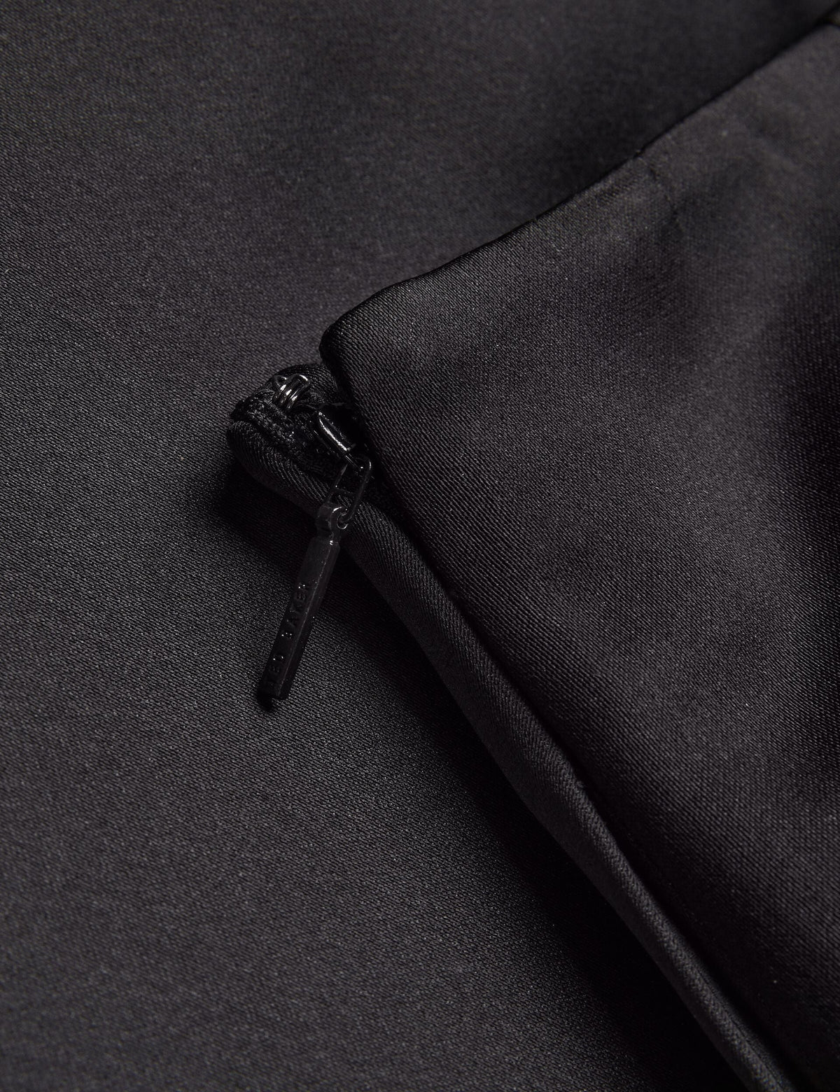 ERVA | BLACK