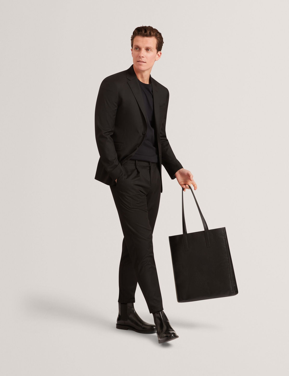 KONRRAD | BLACK