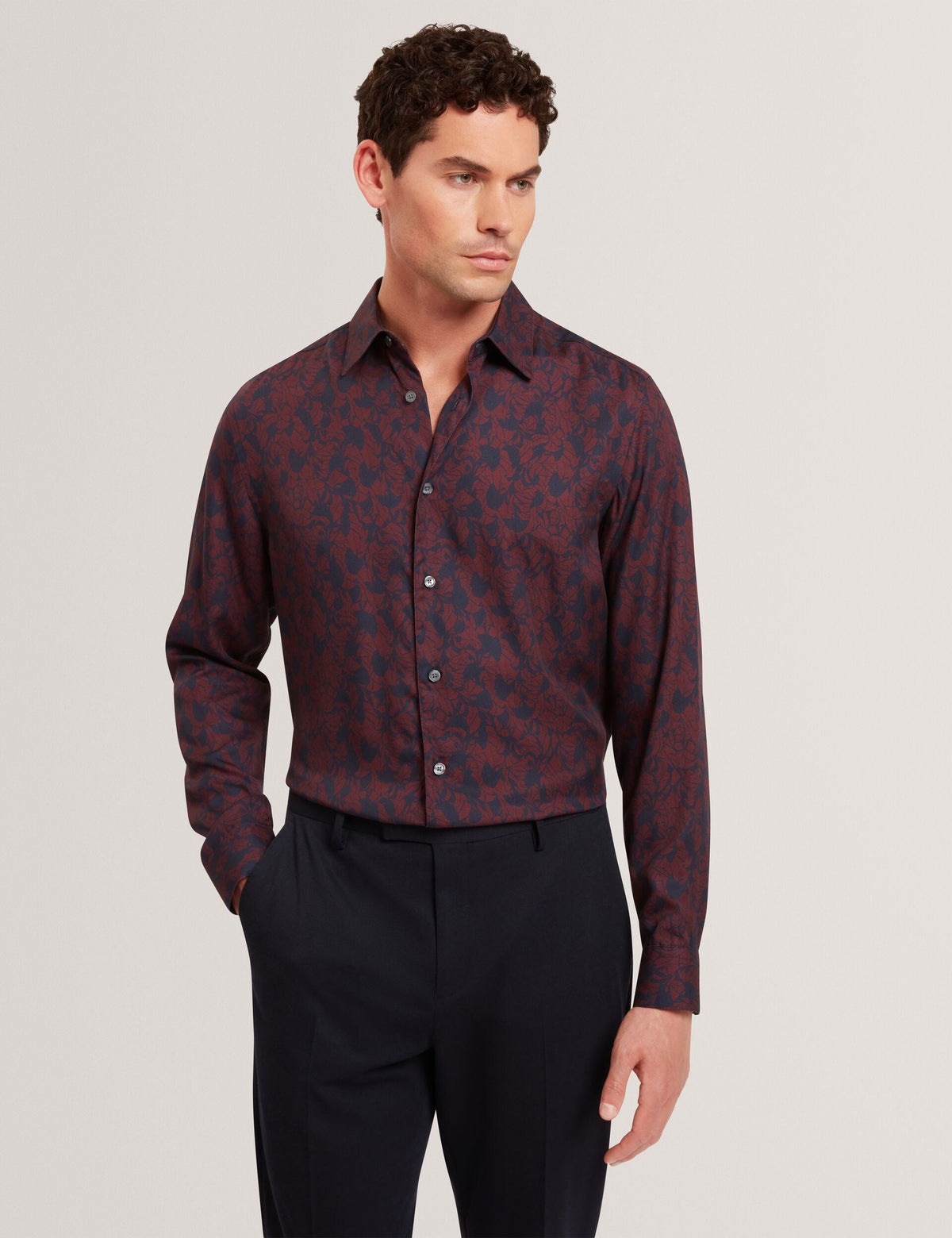 AKSELLE | MAROON