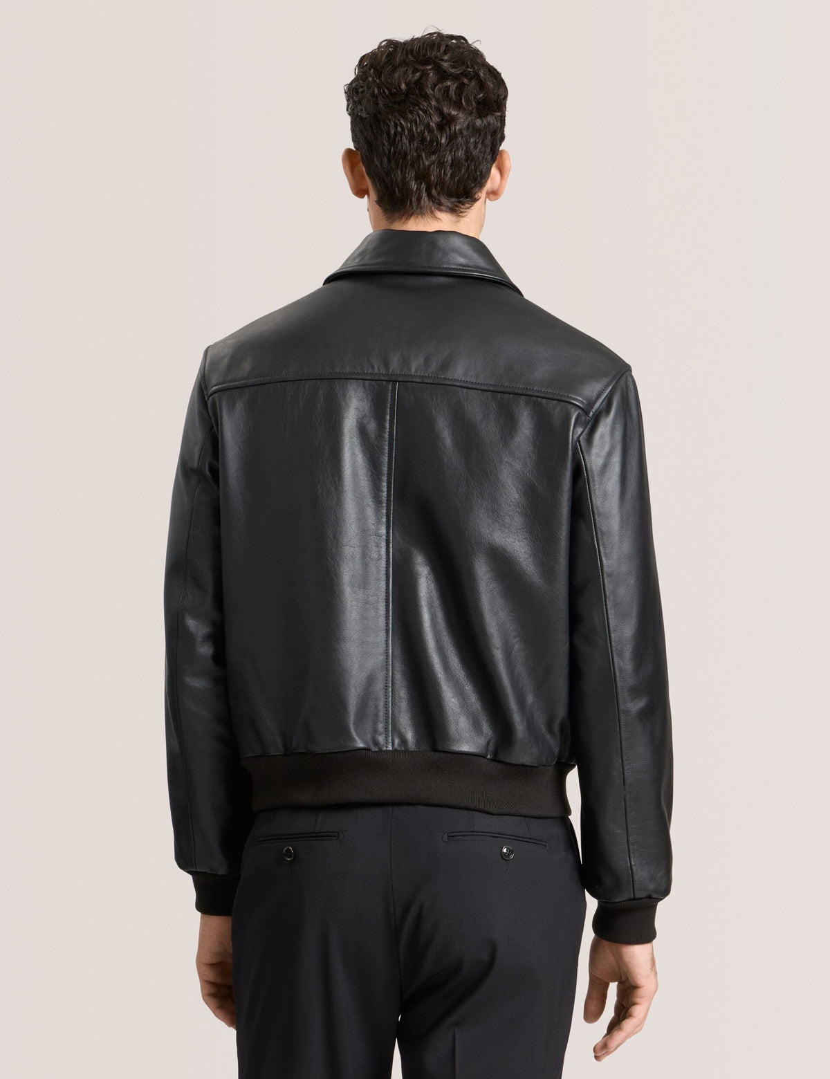 WHISTLER | BLACK